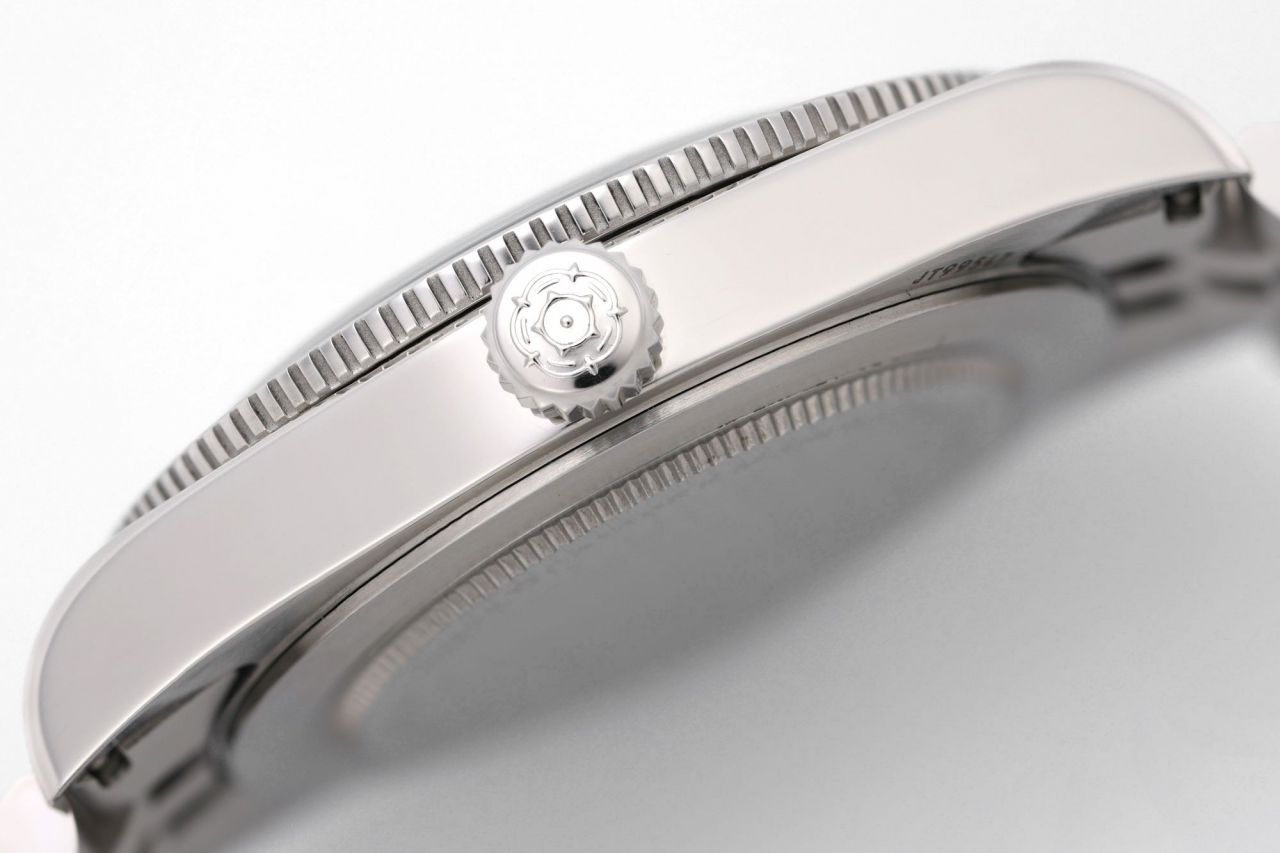 ZF帝舵碧湾系列M79000-0001,M79000N-0001腕表 /  