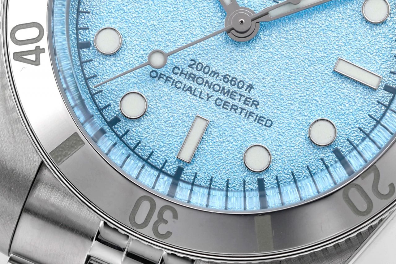 ZF帝舵碧湾系列M79000-0001,M79000N-0001腕表 /  