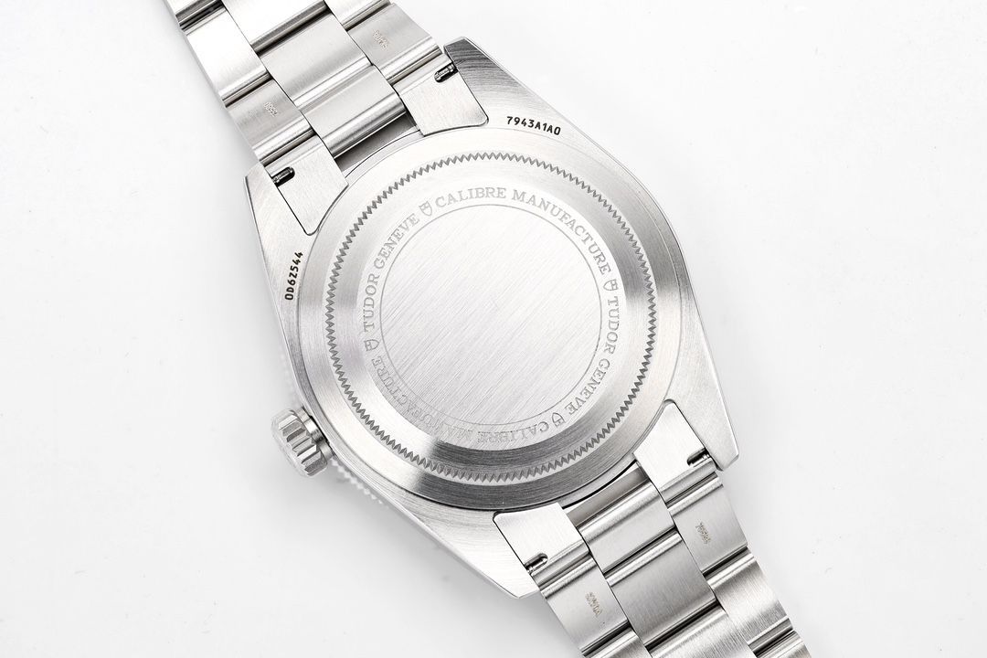 ZF帝舵碧湾系列M7943A1A0NU-0001,M7943A1A0NU-0002腕表 /  