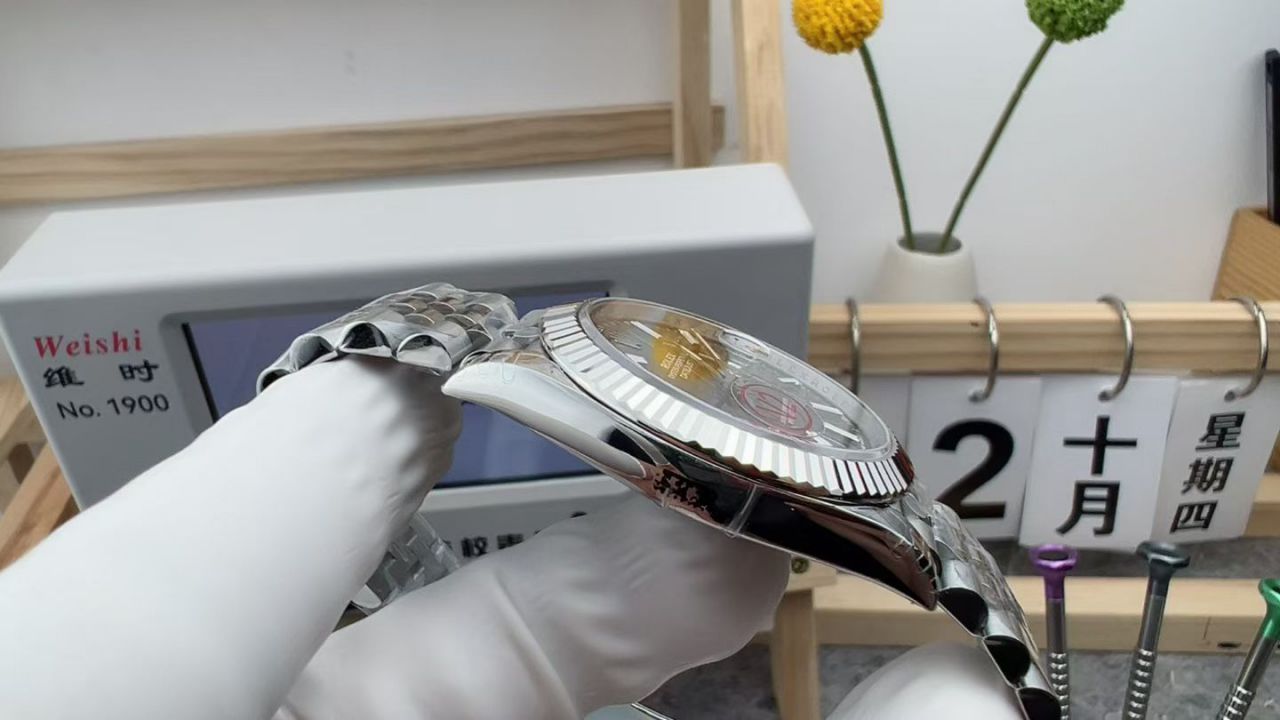 VS劳力士日志型V2系列m126334-0014腕表 /  