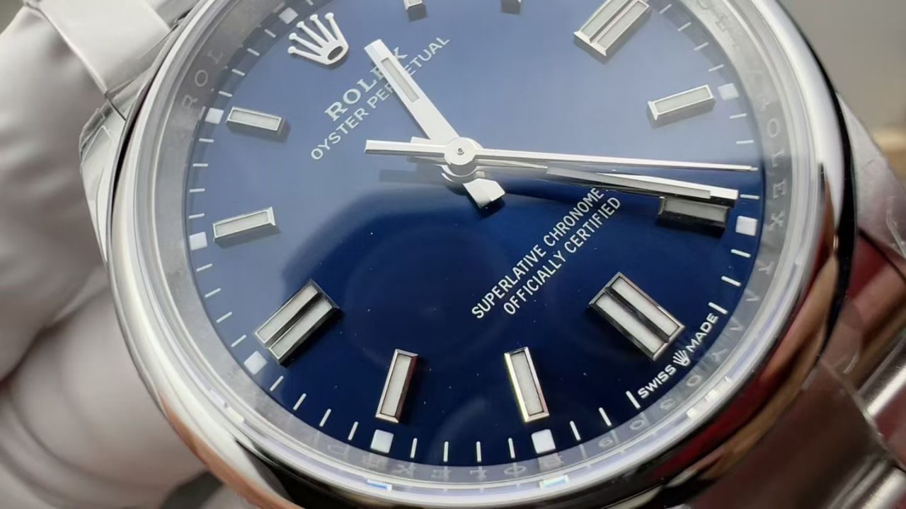 VS劳力士蚝式恒动系列126000-0015腕表 /  