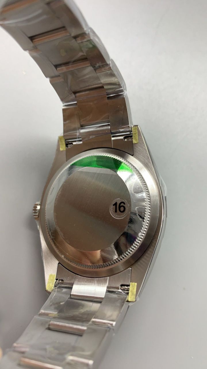 VS劳力士蚝式恒动系列m126000-0006腕表 /  