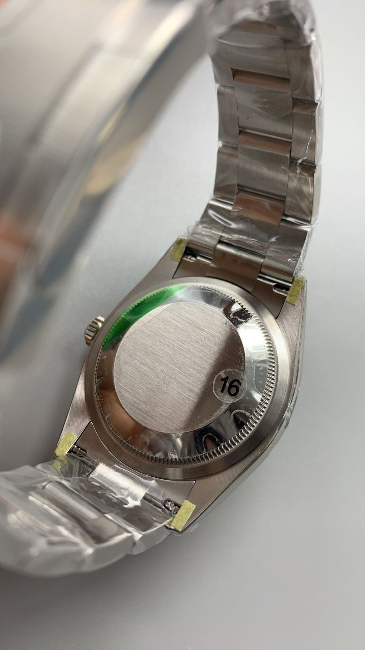 VS劳力士蚝式恒动系列m126000-0004腕表 /  