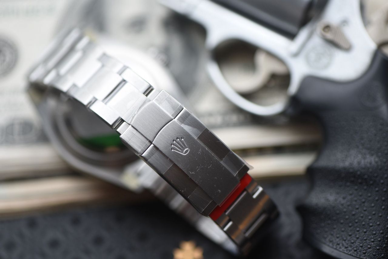 VS劳力士蚝式恒动系列咸蛋黄134300-0007腕表 /  