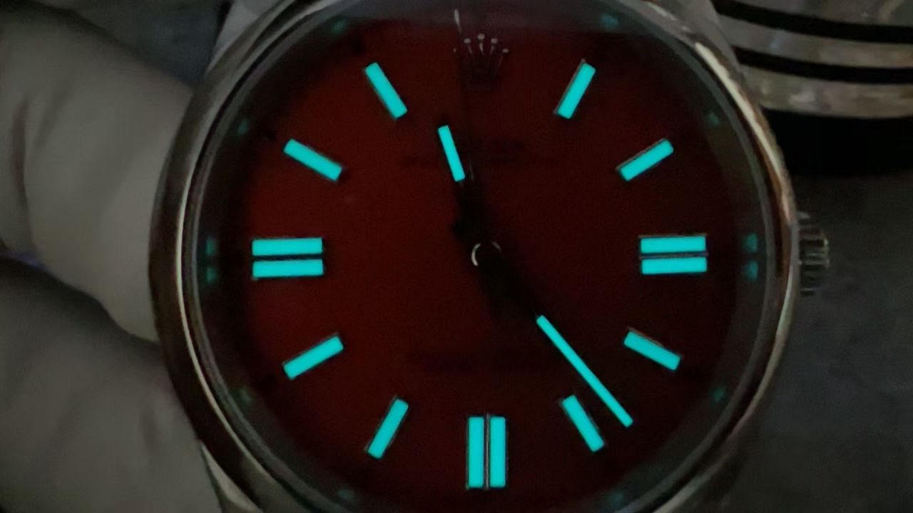 VS劳力士蚝式恒动系列m124300-0007腕表 /  