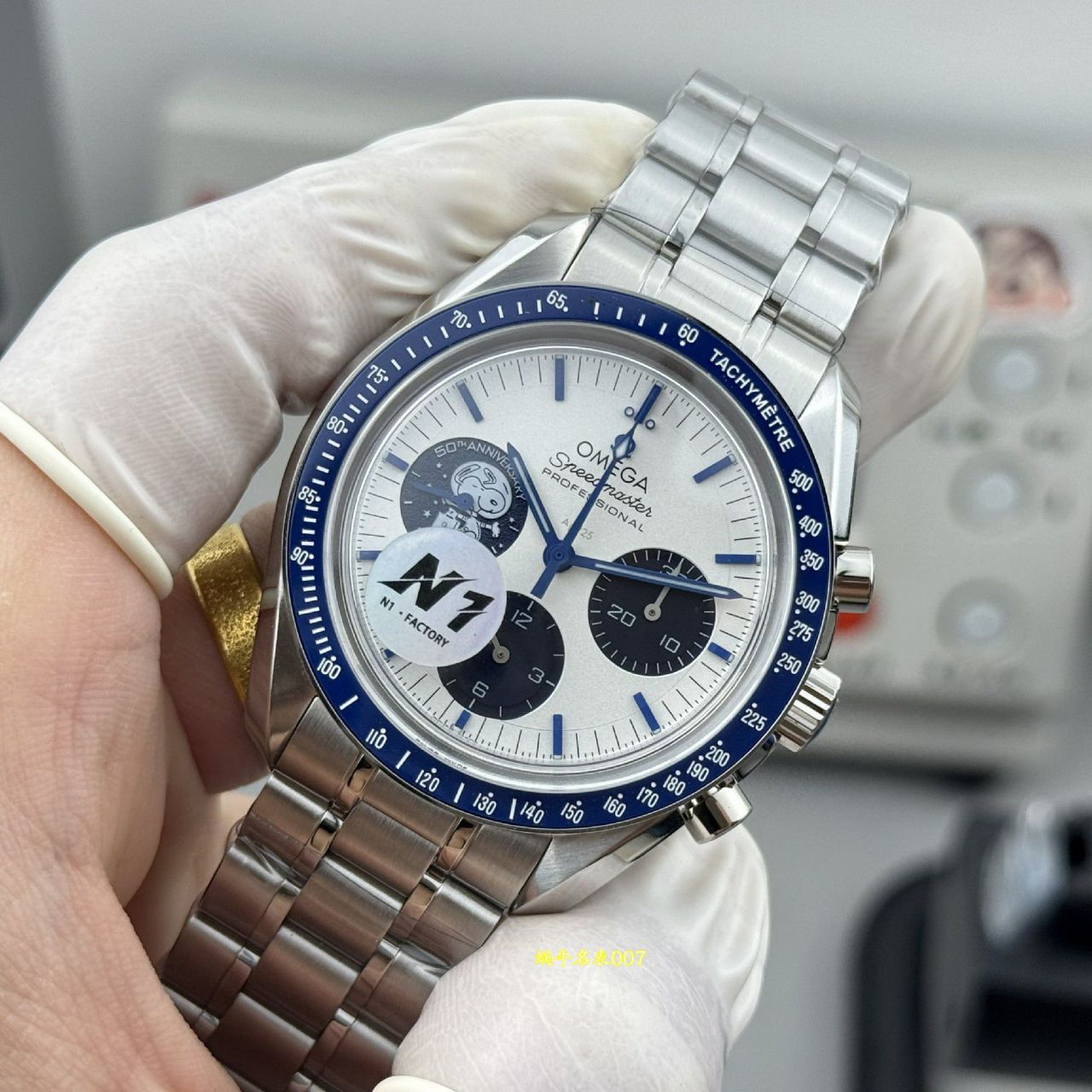 N1欧米茄超霸系列310.32.42.50.02.001腕表(史努比奖”50周年纪念腕表) /  