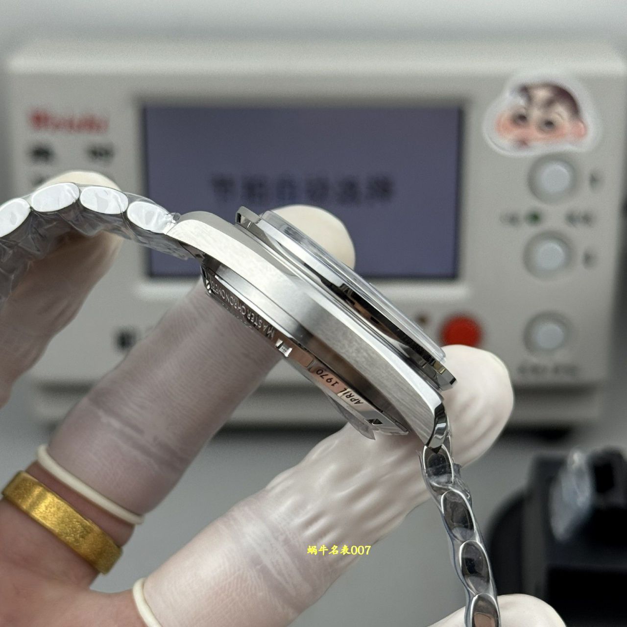 N1欧米茄超霸系列310.32.42.50.02.001腕表(史努比奖”50周年纪念腕表) /  