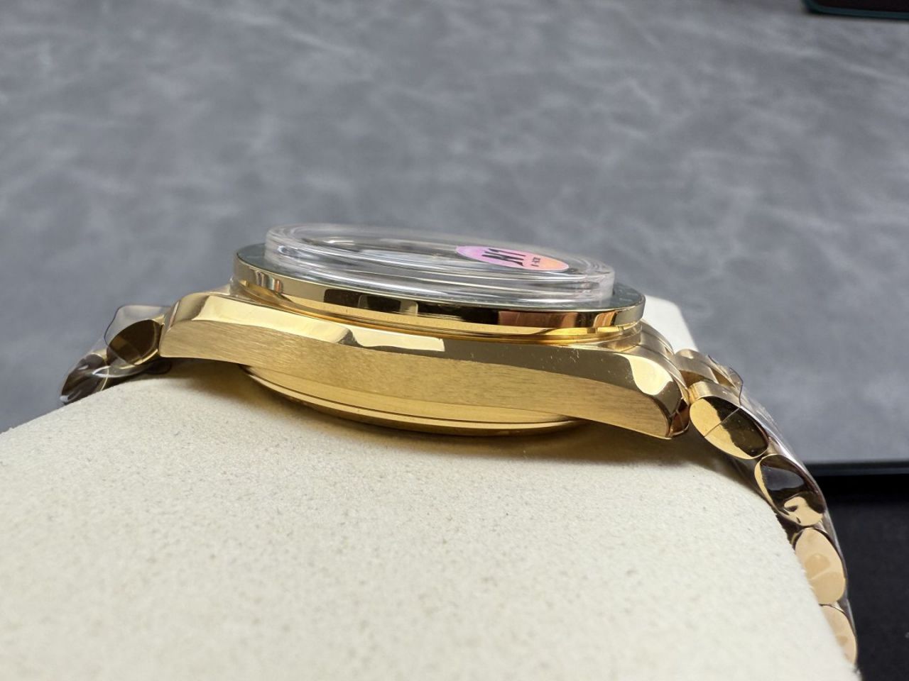 N1欧米茄超霸系列310.60.42.50.10.001腕表 /  