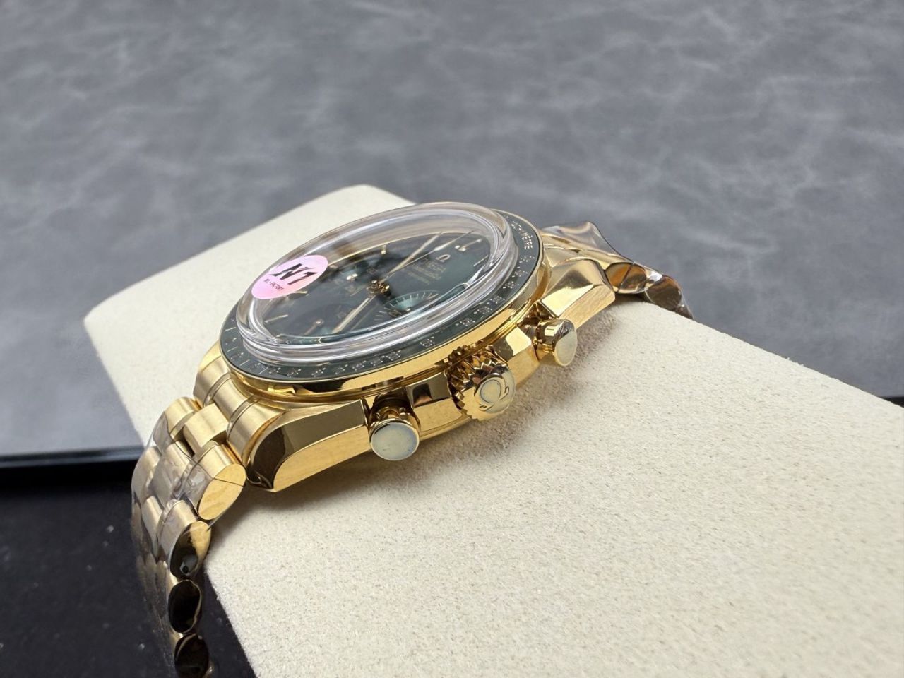 N1欧米茄超霸系列310.60.42.50.10.001腕表 /  