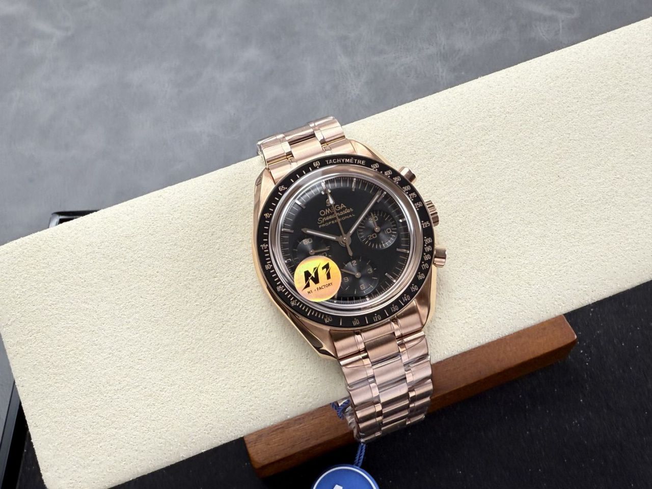 N1欧米茄超霸系列310.60.42.50.01.001腕表 /  