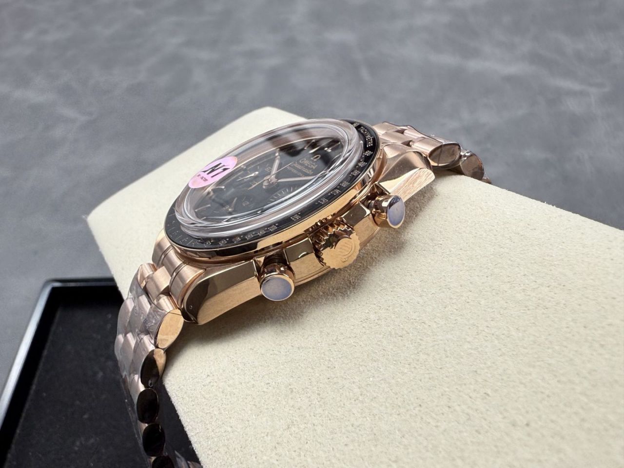 N1欧米茄超霸系列310.60.42.50.01.001腕表 /  