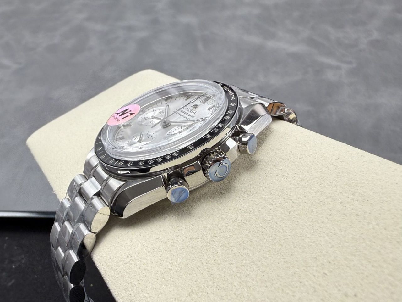 N1欧米茄超霸系列310.60.42.50.02.001腕表 /  