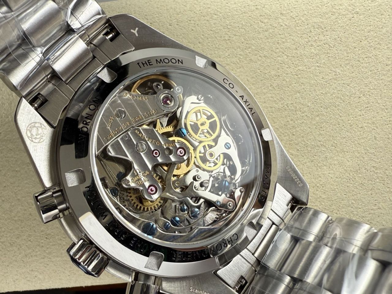 N1欧米茄超霸系列310.60.42.50.02.001腕表 /  