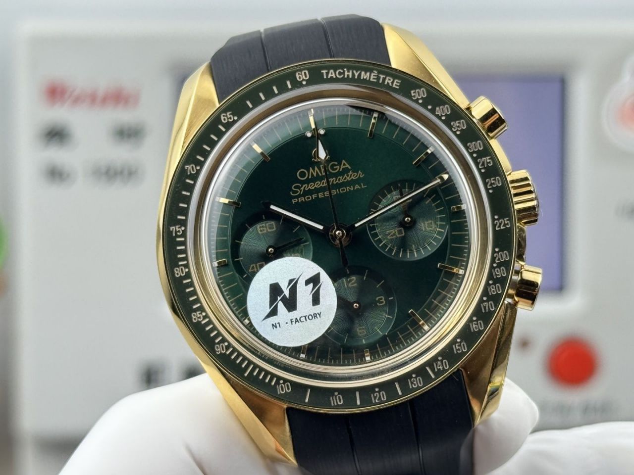 N1欧米茄超霸系列310.63.42.50.10.001腕表 /  