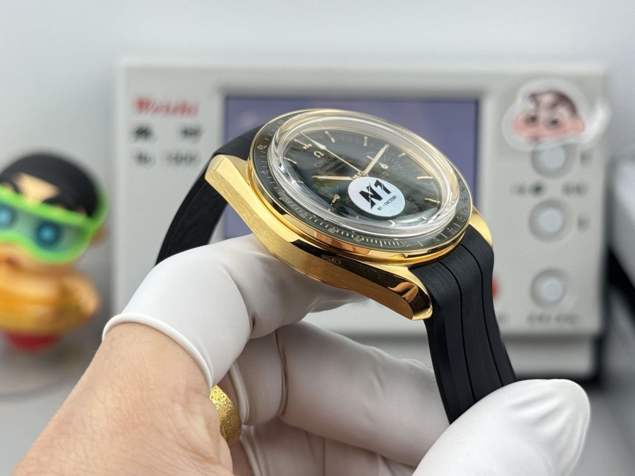 N1欧米茄超霸系列310.63.42.50.10.001腕表 /  