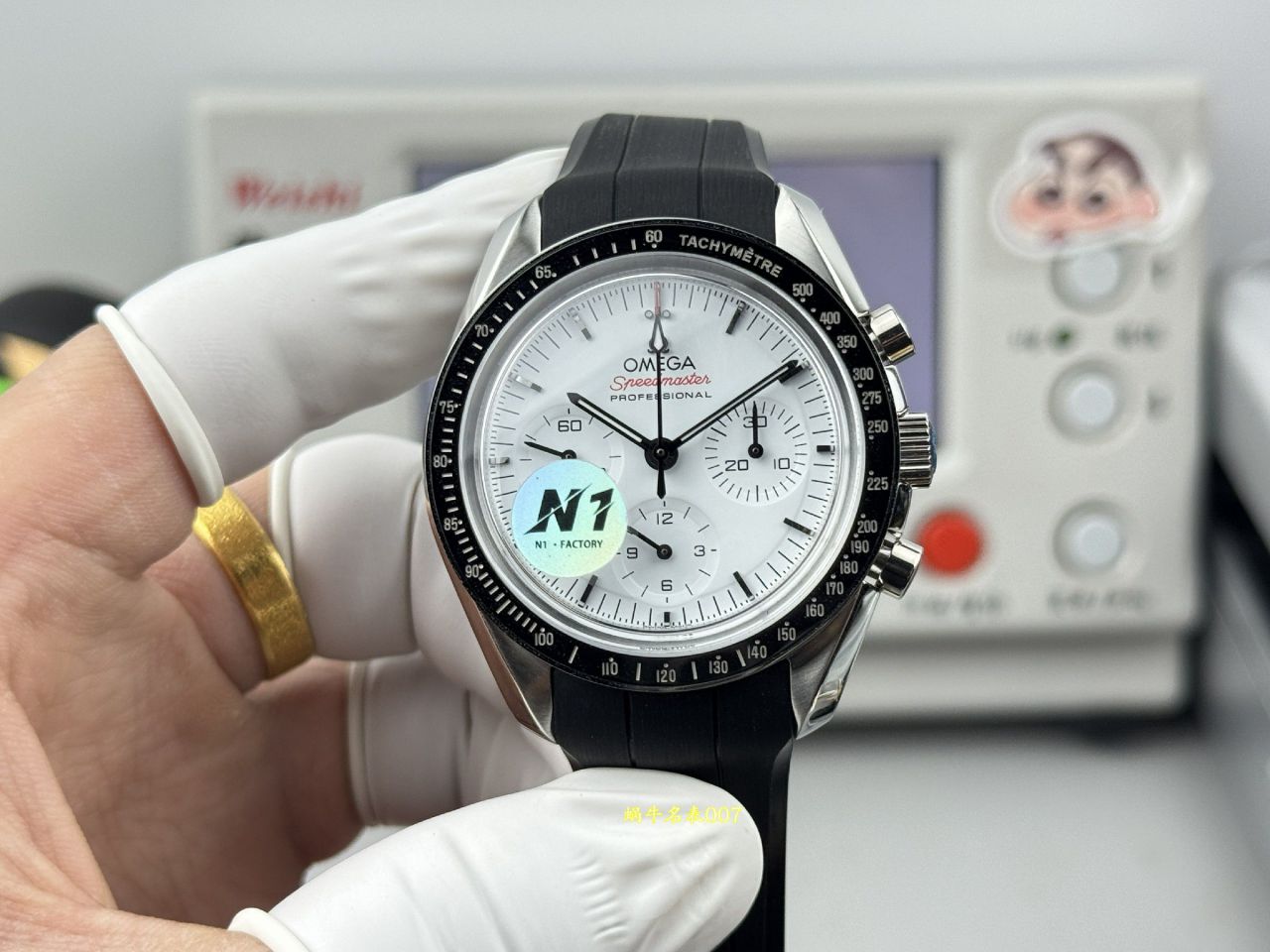 N1欧米茄超霸系列310.32.42.50.01.001腕表 /  