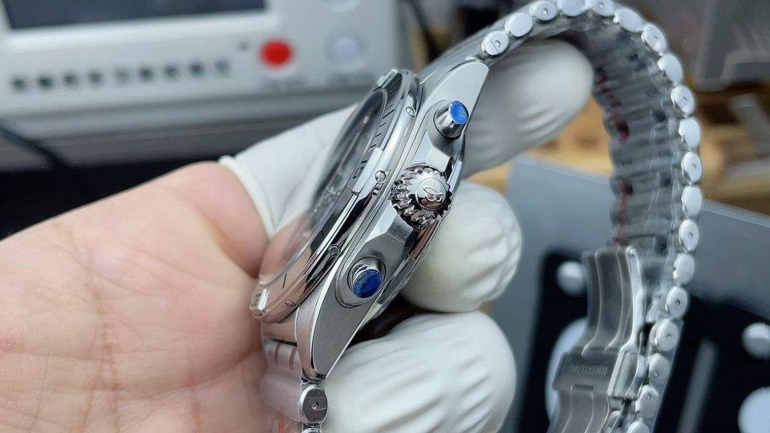 BLS百年灵机械计时系列AB0134101G1A1腕表 /  