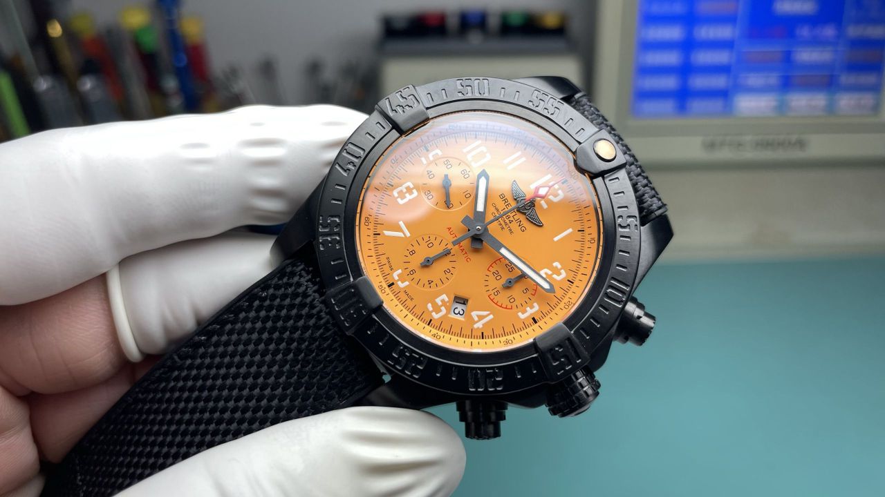 BLS百年灵复仇者系列XB0180E4.I534.253S.X20D.4腕表 /  