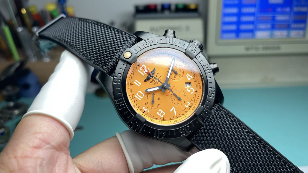 BLS百年灵复仇者系列XB0180E4.I534.253S.X20D.4腕表 /  