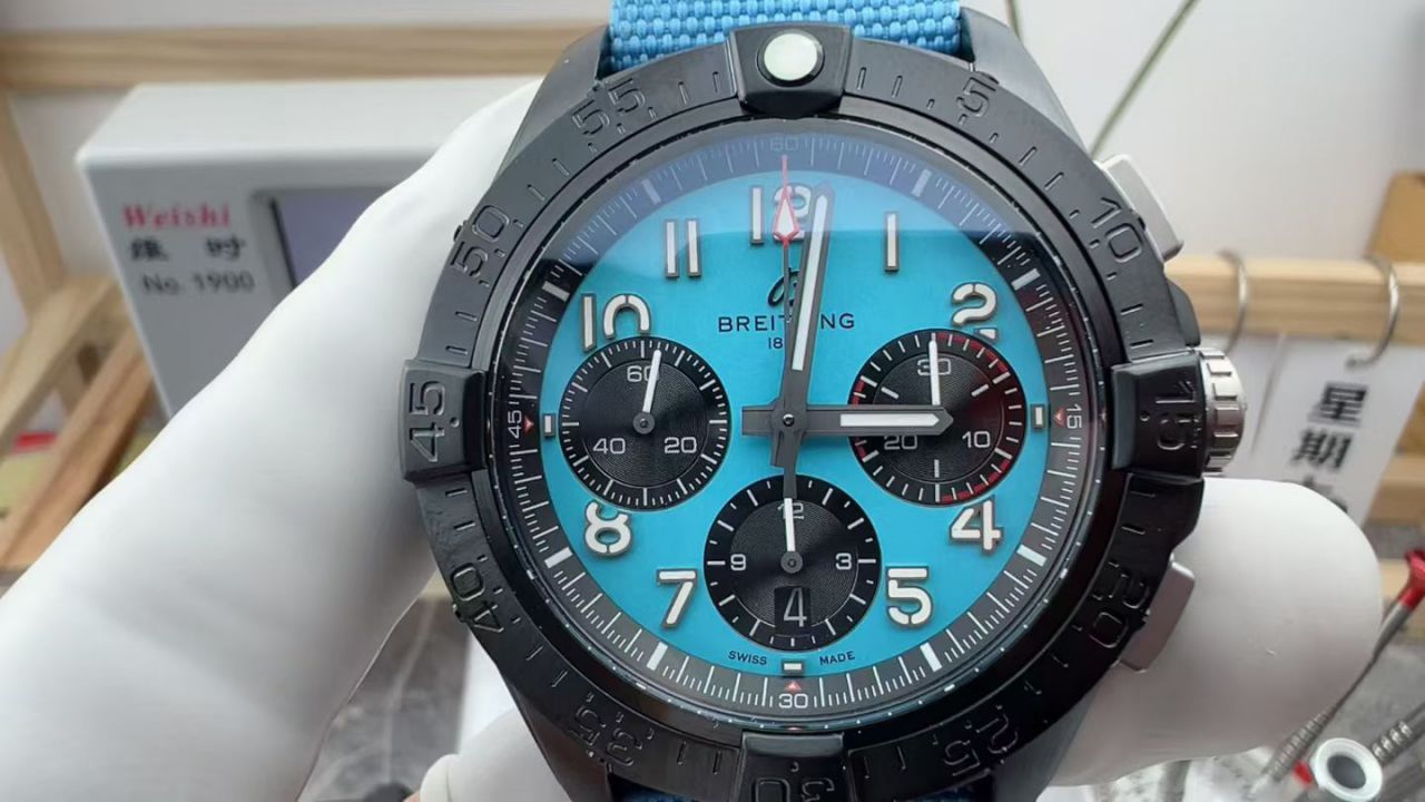 BLS百年灵复仇者系列夜间任务款SB0146101L1X1腕表 /  