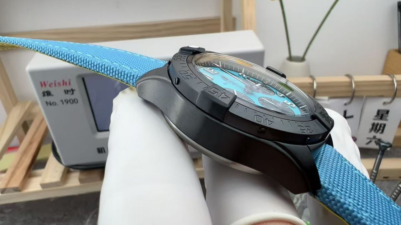 BLS百年灵复仇者系列夜间任务款SB0146101L1X1腕表 /  