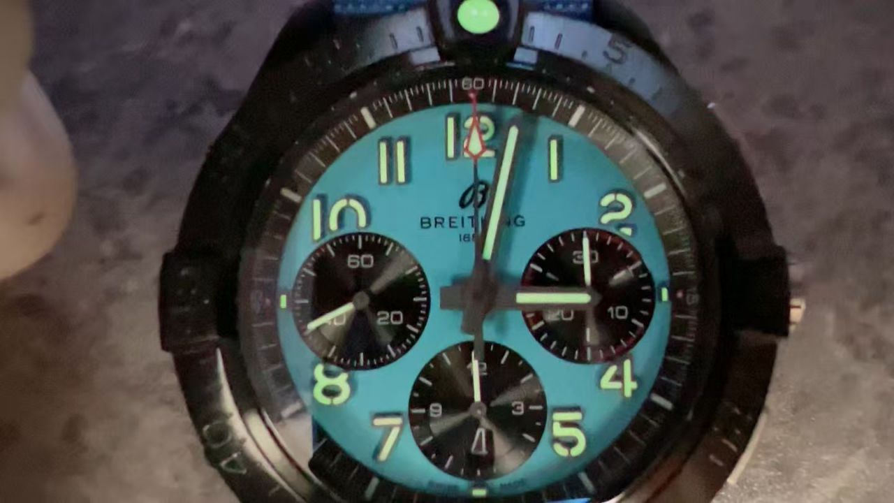 BLS百年灵复仇者系列夜间任务款SB0146101L1X1腕表 /  