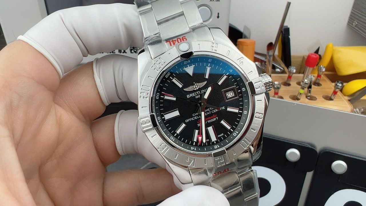 BLS百年灵复仇者系列A1733110.BC30.169A腕表 /  