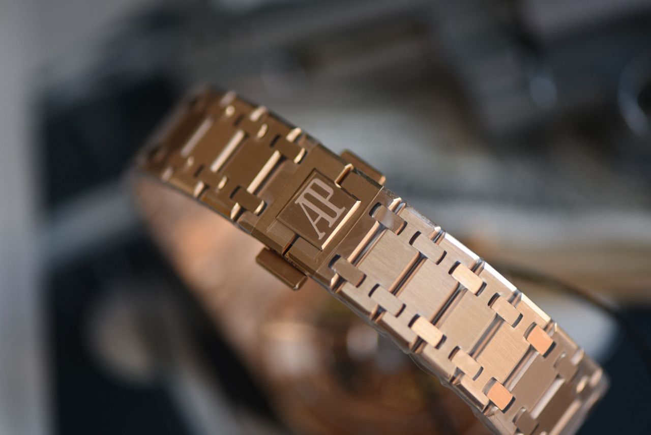 ZF爱彼皇家橡树系列16204BA.OO.1240BA.01腕表 /  