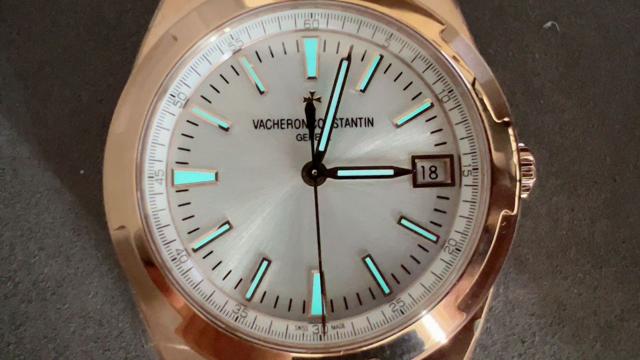 8F江诗丹顿纵横四海系列4500V/000R-B127腕表 /  