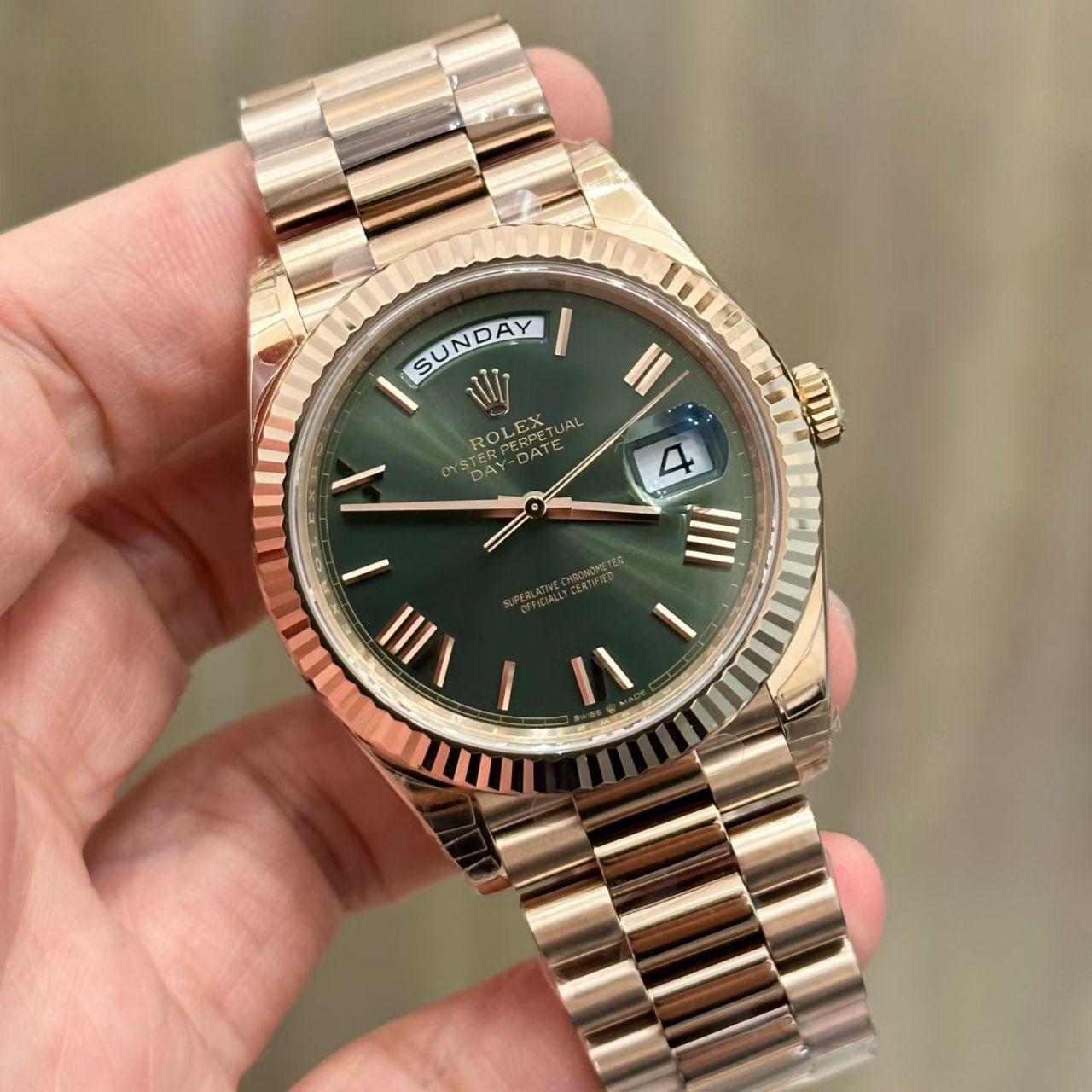 VS劳力士星期日历型系列m228235-0025腕表 /  