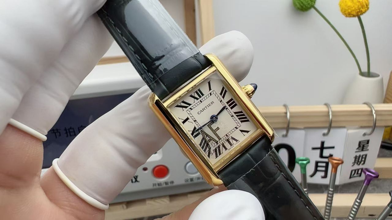 AF小号卡地亚坦克系列WGTA0342腕表 /  