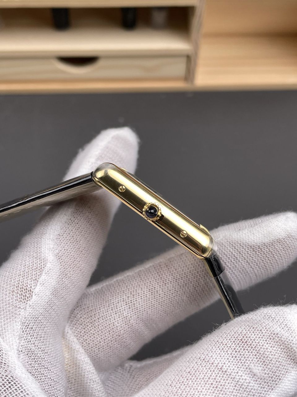 AF新坦克 黄金黑盘中号卡地亚坦克系列WGTA0091腕表 /  