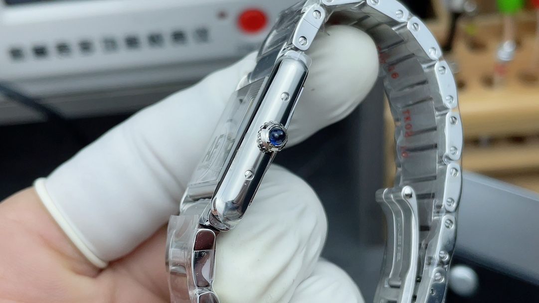 AF新坦克卡地亚坦克系列WSTA0052腕表 /  