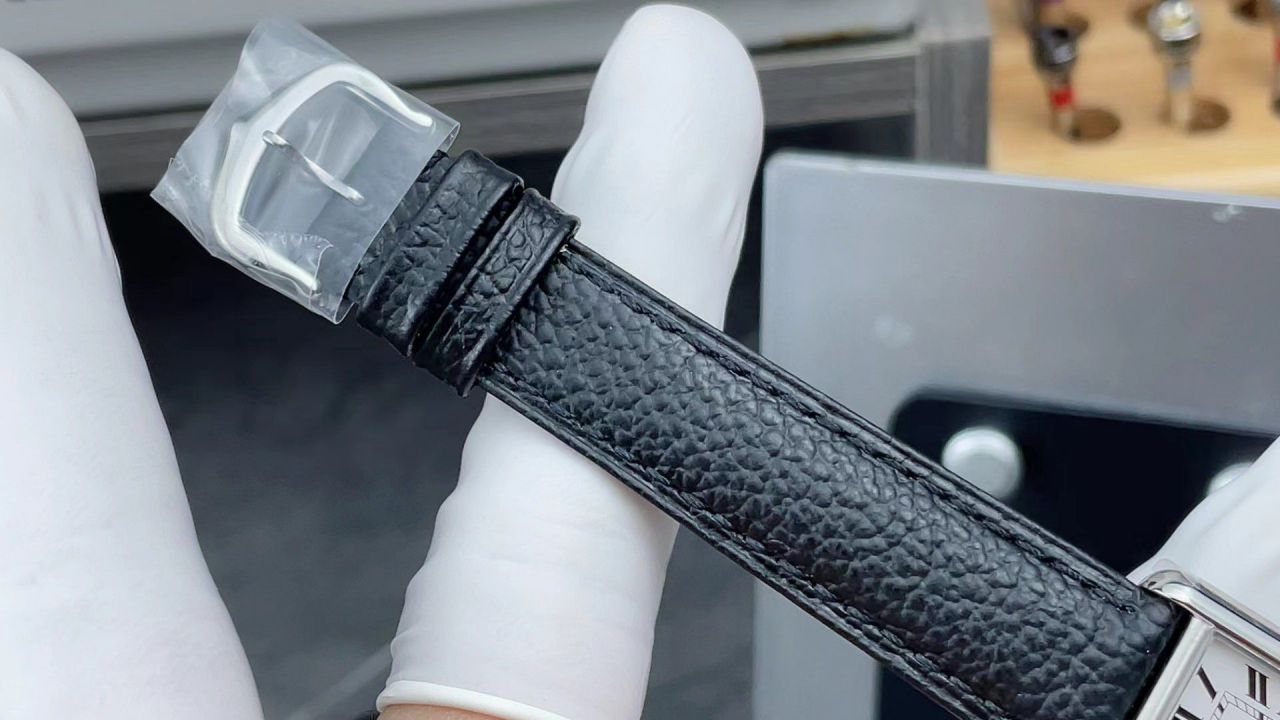 AF卡地亚坦克系列WSTA0041腕表 /  