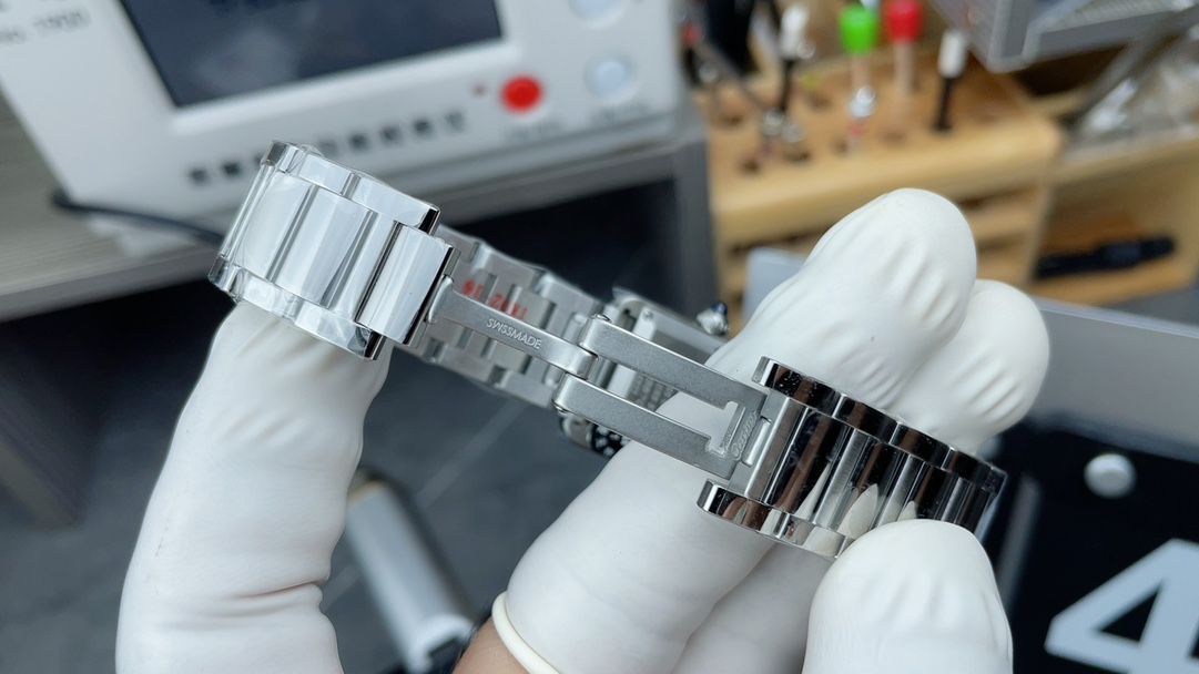 AF卡地亚坦克系列WSTA0041腕表 /  