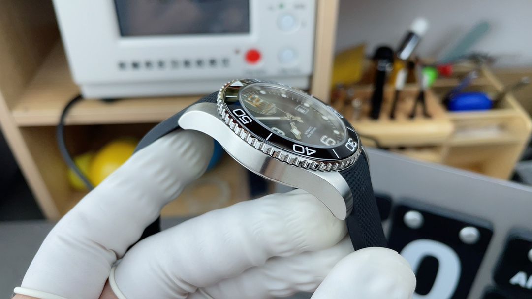 AF浪琴胶带康卡斯系列L3.781.4.56.9腕表 /  