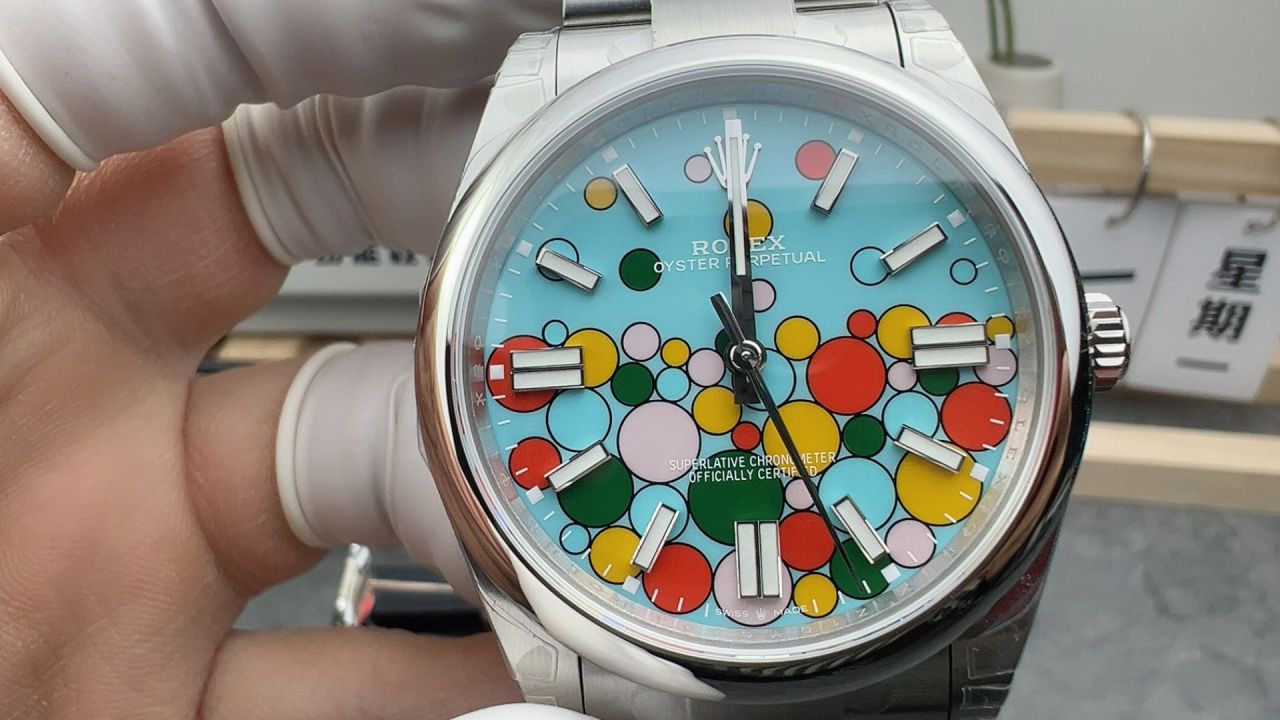 vs劳力士蚝式恒动气球泡泡m124300-0008（41毫米）腕表 /  