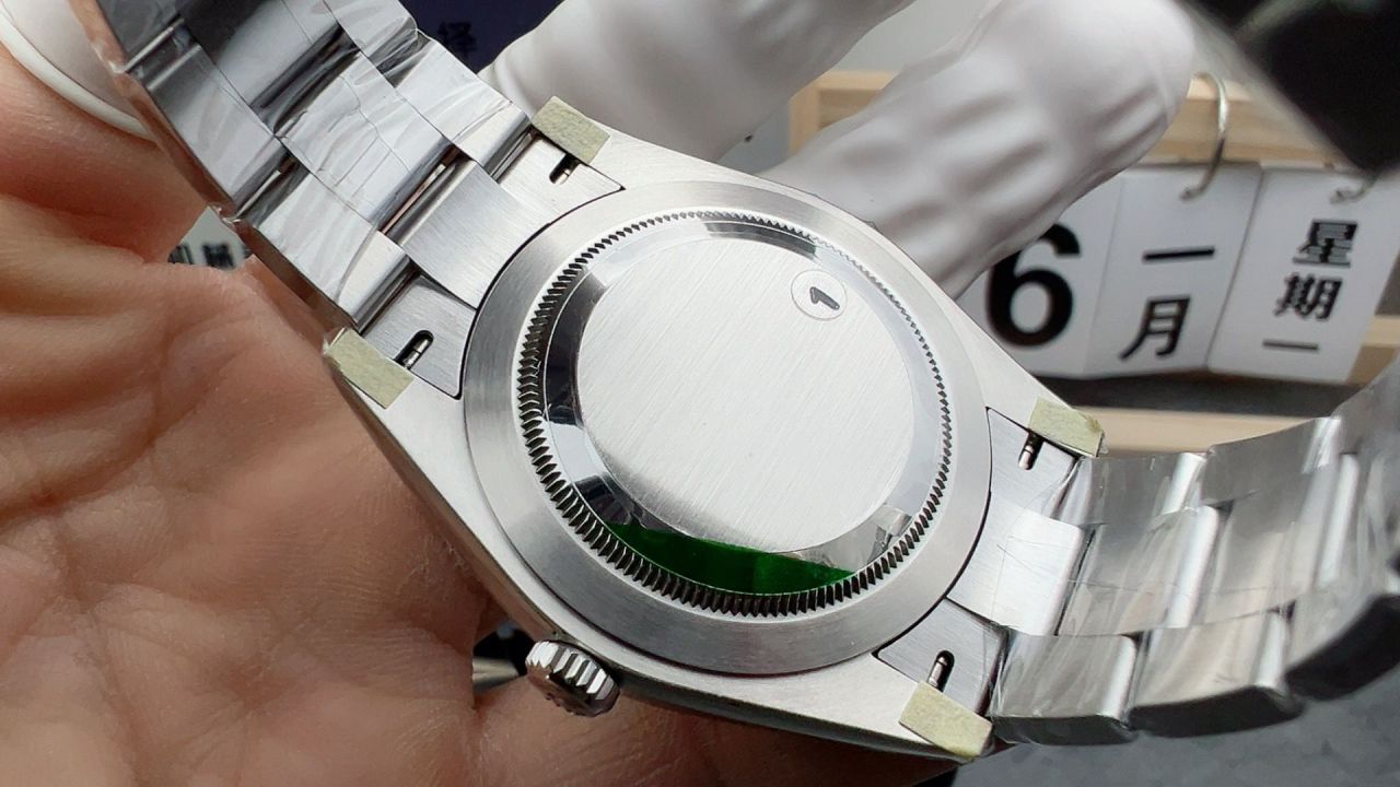 vs劳力士蚝式恒动气球泡泡m124300-0008（41毫米）腕表 /  