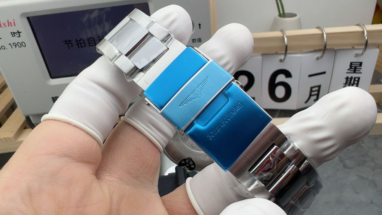 AF浪琴康卡斯灰面系列L3.782.4.76.6腕表 /  