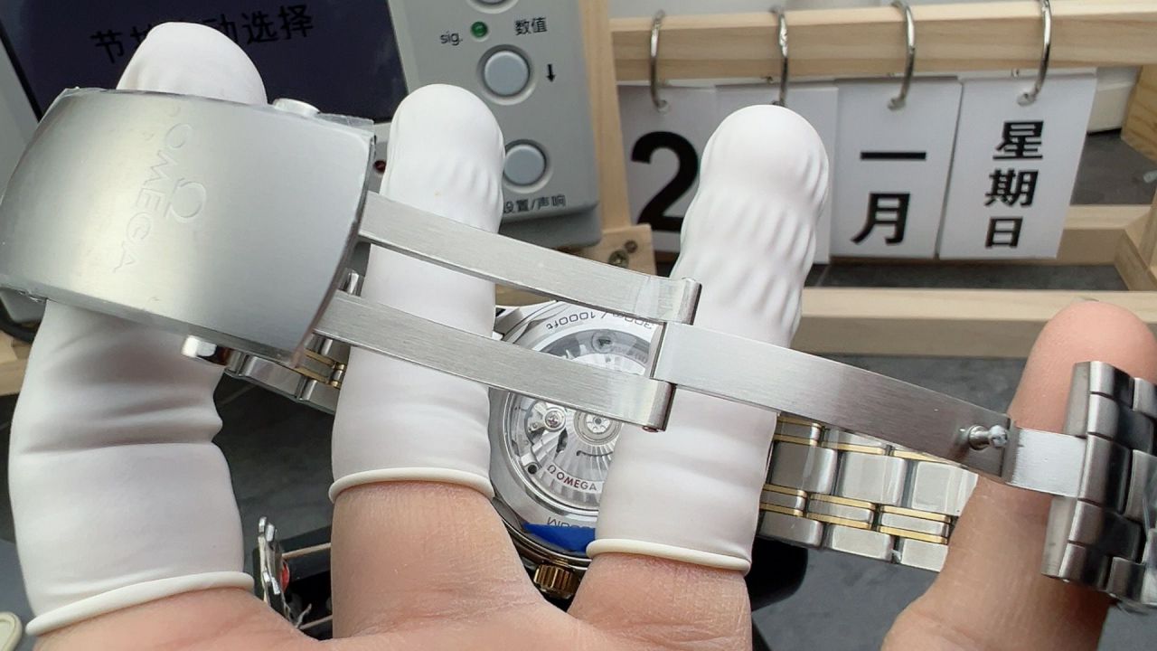 VS厂V4版欧米茄海马300米210.20.42.20.01.002，210.22.42.20.01.001腕表 /  