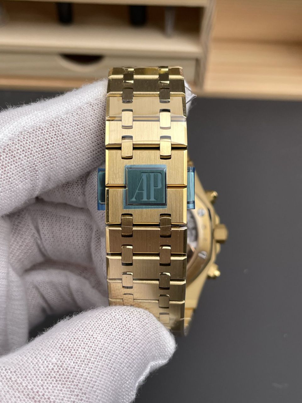 APS爱彼皇家橡树系列26240BA.OO.1320BA.02腕表(咸蛋黄) /  