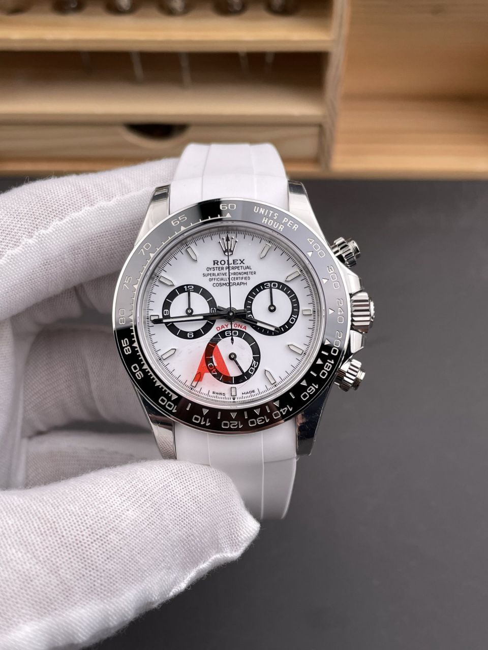 VS熊猫迪胶带劳力士宇宙计型迪通拿系列m126500LN-0001腕表 /  