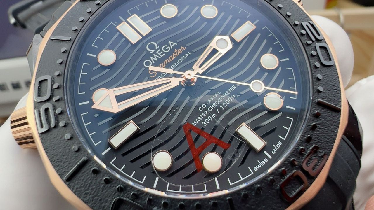 VS厂V4版欧米茄海马300系列210.62.44.20.01.001腕表 /  