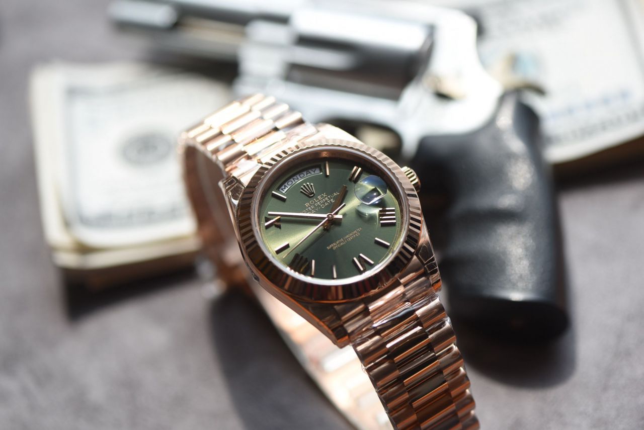 视频评测VS厂182 克 配重版劳力士星期日历型系列m228238-0059腕表(黑冰糖) /  