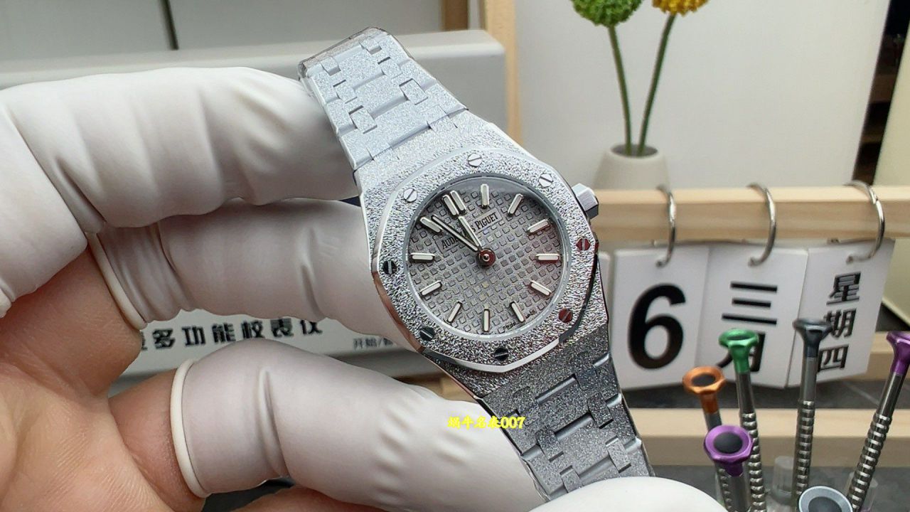 原单女表爱彼皇家橡树系列67630BC.GG.1312BC.01腕表 /  