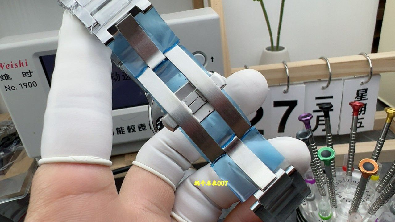 AF卡地亚蓝气球42毫米复刻手表W6920095腕表 /  