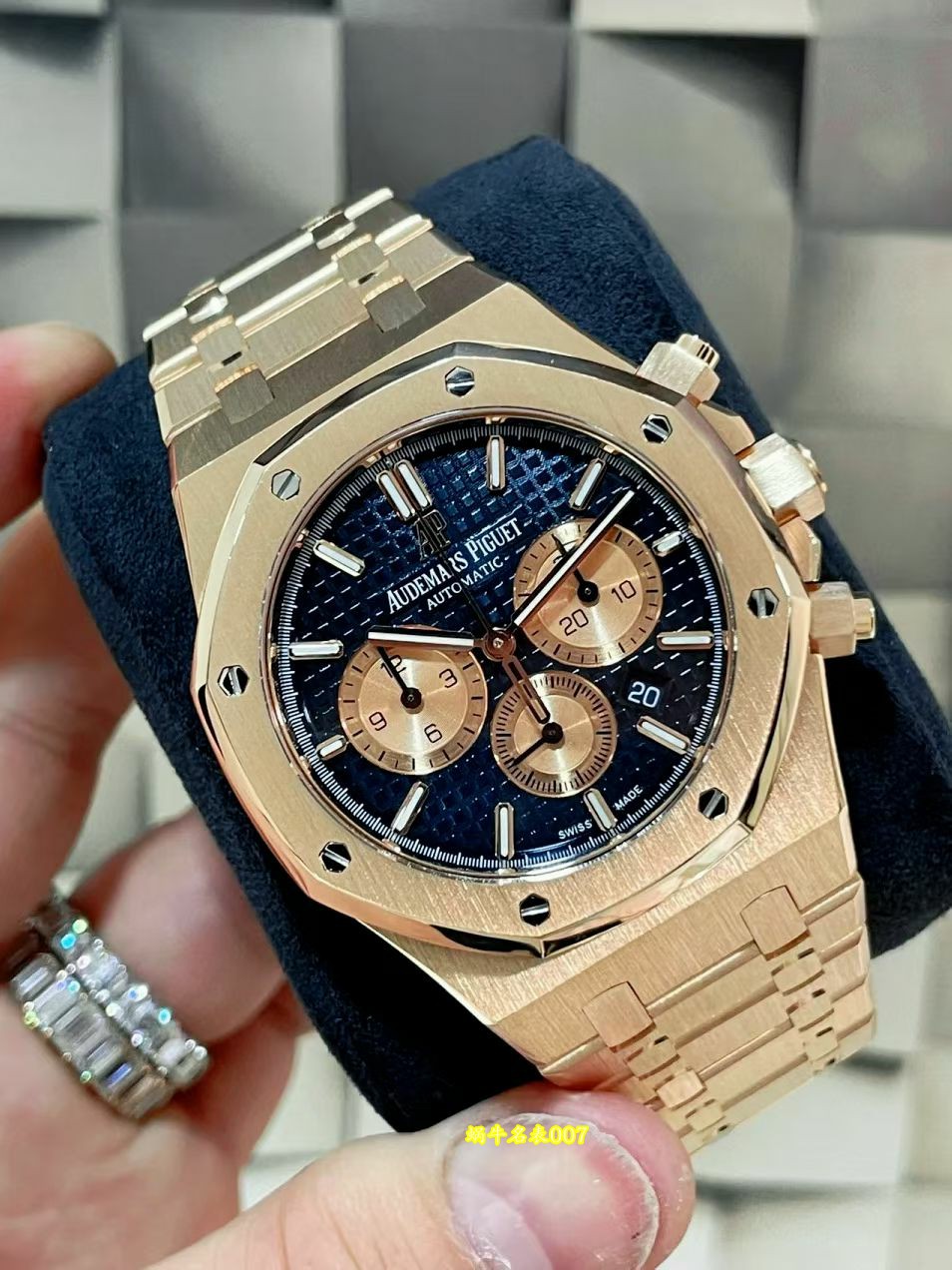 高端定制包金加工爱彼皇家橡树系列26331OR.OO.1220OR.01腕表 /  