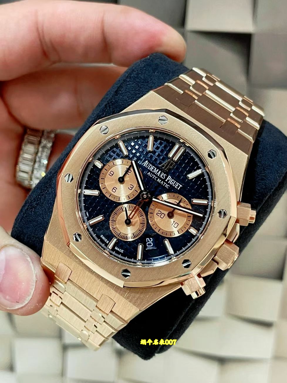 高端定制包金加工爱彼皇家橡树系列26331OR.OO.1220OR.01腕表 /  