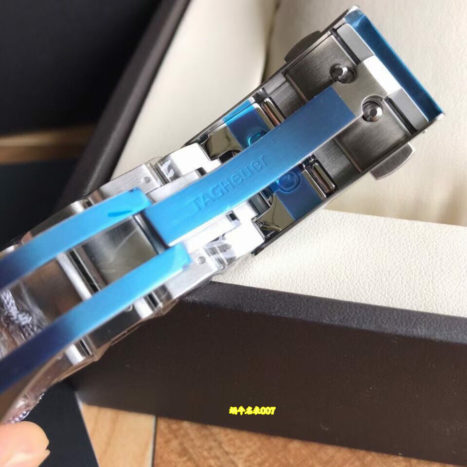硬货！超级足球运动员香川真司特别版～Original Tagheuer,泰格豪雅竞潜系列机械表 /  