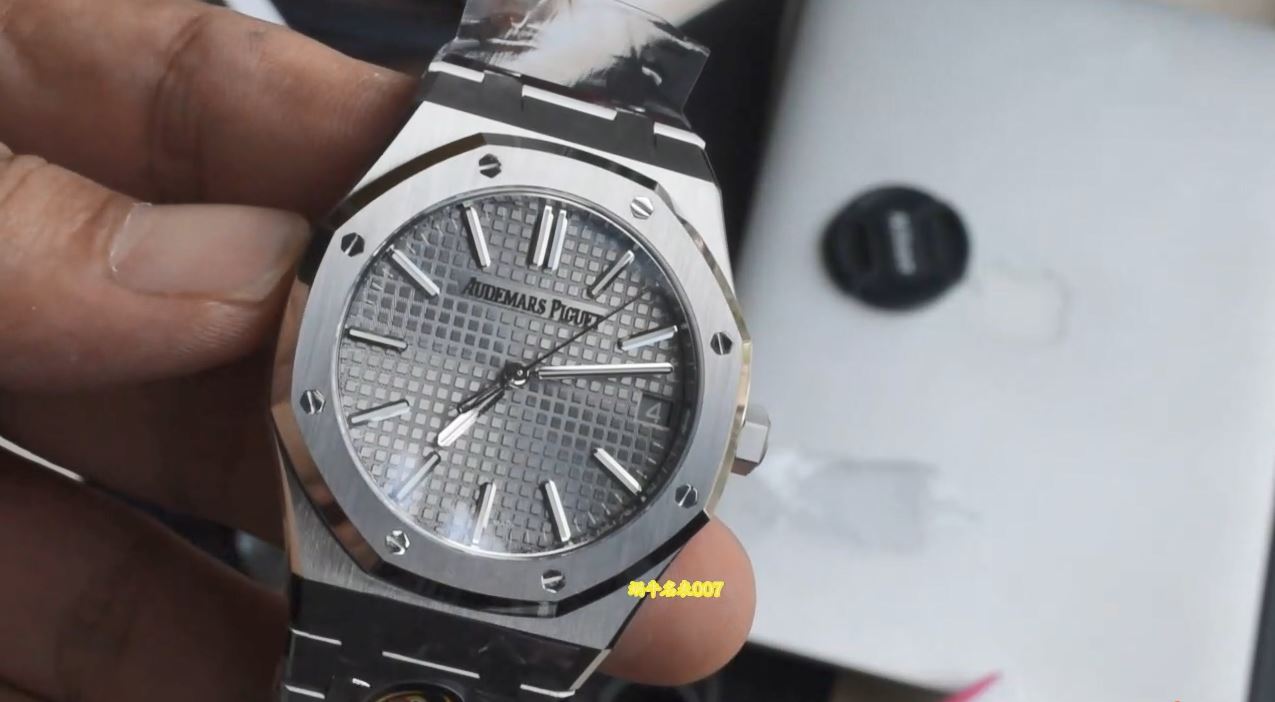 视频 DDF replica watch 爱彼Audemars Piguet皇家橡树系列15510ST.OO.1320ST.10腕表